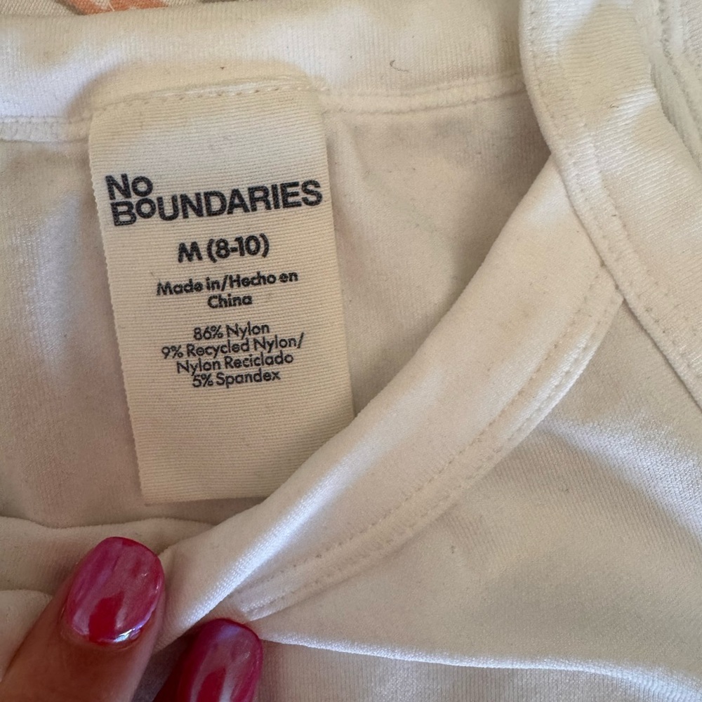 No Boundaries Classic White Top - Picture 3 of 3